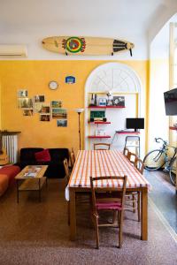 Posezení v ubytování Manena Hostel Genova