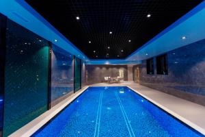 Бассейн в Hotel Marwa Tashkent Pool&Spa или поблизости