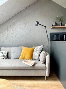 A seating area at Stylish Urban Retreat In West London