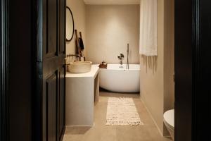 O baie la Lighthouse View Apartment