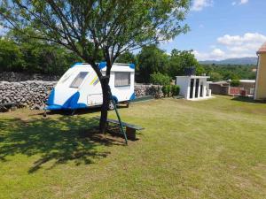 Vonkajšia záhrada v ubytovaní Camping Dolovi