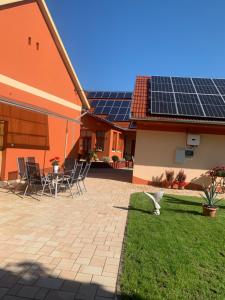 Vonkajšia záhrada v ubytovaní Szent István Apartman