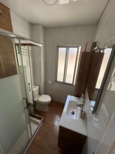 Kúpeľňa v ubytovaní GENUAR APARTMENTS MALAGA CENTER. FREE PARKING + 20 fotografií