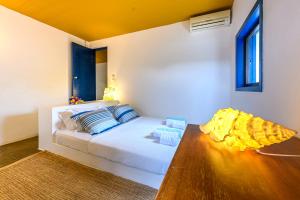 Postel nebo postele na pokoji v ubytování Hidesign Athens Villa In Sounio