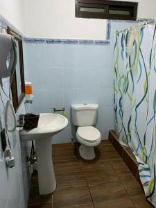 Vonios kambarys apgyvendinimo įstaigoje Casa Elohim