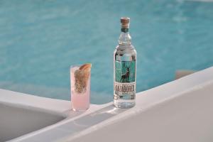 Gallery image of Yi Hotel Mykonos in Elia Beach