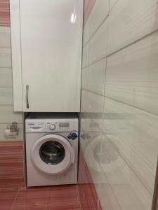 City Apartment - Image 6