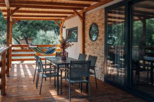 Χώρος καθιστικού στο Croatia Camp Premium