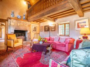 A seating area at Holiday Home Manoir Kerprigent by Interhome