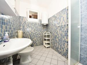 Koupelna v ubytování Apartment Vesela-2 by Interhome