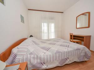 Postel nebo postele na pokoji v ubytování Apartment Vesela-2 by Interhome