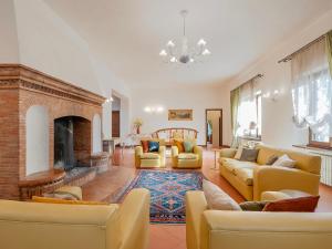 Posedenie v ubytovaní Villa Angeli by Interhome