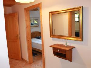 Posteľ alebo postele v izbe v ubytovaní Apartment Schwalbennest by Interhome