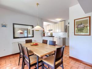 Kuchyň nebo kuchyňský kout v ubytování Holiday Home Suncana by Interhome