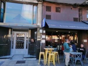 Restaurace v ubytování LOFT Centrico Santander - RH Altamar