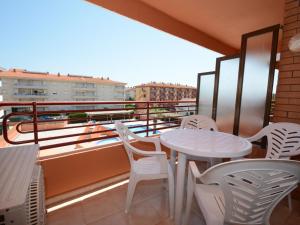 Fotografia z galérie ubytovania Apartment Sa Gavina Gaudi 6 pax 2 bedrooms by Interhome v destinácii L'Estartit
