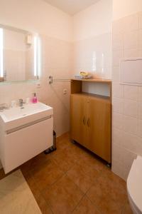 Koupelna v ubytování Apartment Sluneční stráň III by Interhome