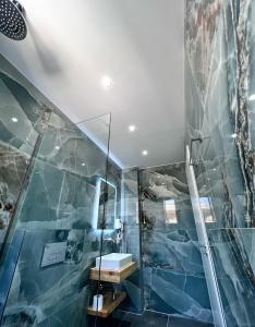 Koupelna v ubytování Poseidon Hotel 2 Ksamil