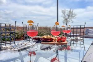 Nápoje v ubytovaní The Best Rent - Spacious apartment with terraces with panoramic view of Rome