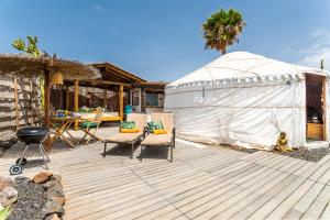 Fotografie z fotogalerie ubytování Finca De Arrieta Village - Yurts and Stone Cottages - Shared Pool - Walking distance to Arrieta Beach - Off Grid v destinaci Tabayesco