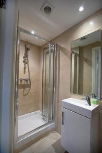 Koupelna v ubytování W6 Hotel