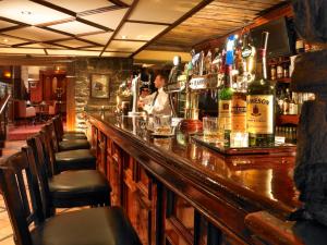 Khu vực lounge/bar tại International Hotel Killarney