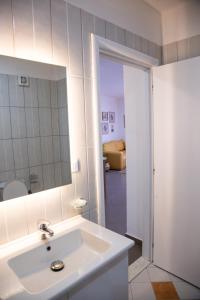 Un baño de Lulu Suites - Sunflower