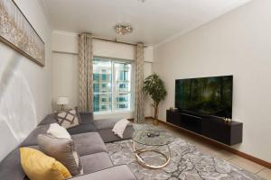 Fotografie z fotogalerie ubytování Magnificent 3 Bedroom Next To The Beach And Marina Mall v Dubaji