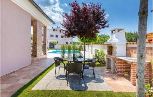 Bazén v ubytování Stunning Home In Pula nebo v jeho okolí + 26 fotografií