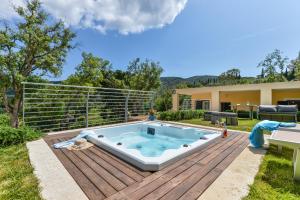The swimming pool at or close to Casa vacanze con piscina