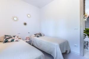 A bed or beds in a room at Casa vacanze con piscina