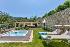 The swimming pool at or close to Casa vacanze con piscina