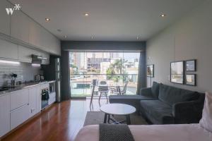 A cozinha ou cozinha compacta de Las Mimosas by Wynwood House