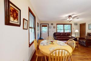 Gallery image of 2 Bed 1 Bath Vacation home in Whittier in Whittier