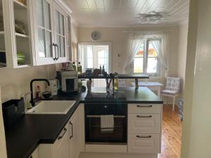 Kuchyň nebo kuchyňský kout v ubytování Meli´s Zirbenbett Ferienhaus