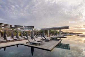 Bazén v ubytování The Club at Solaz Luxury Villas nebo v jeho okolí