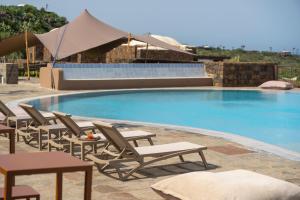 Bazén v ubytování Kirani Resort nebo v jeho okolí