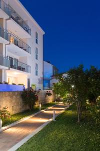 Vonkajšia záhrada v ubytovaní Apartments Villa Ankora