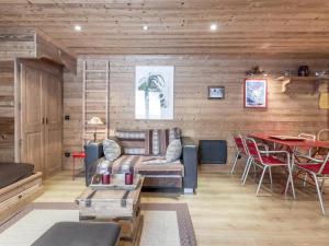 Een zitgedeelte bij Appartement Val-d'Isère, 2 pièces, 4 personnes - FR-1-694-80