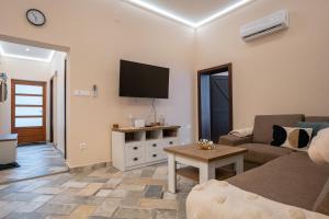 TV a/nebo společenská místnost v ubytování Aranypart