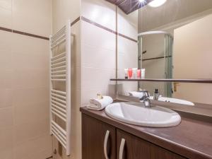 Ванная комната в Appartement rénové avec belle vue, WiFi et animaux acceptés - FR-1-694-147