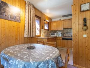 Gallery image of Appartement Val-d'Isère, 2 pièces, 4 personnes - FR-1-694-284 in Val-d'Isère