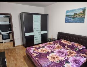 A bed or beds in a room at Sunny Day 6