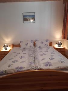 Posteľ alebo postele v izbe v ubytovaní Ferienwohnung Schiestl