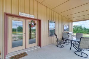 Imagen de la galería de Bertram Ranch Property with Patio and Gas Grill!, en Bertram
