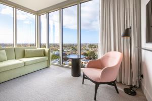 Posezení v ubytování Holiday Inn Werribee by IHG