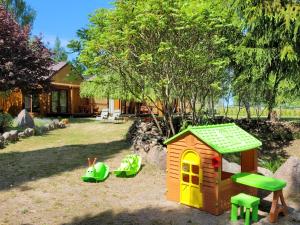 Vonkajšia záhrada v ubytovaní Kamienny Ogród Holiday Park