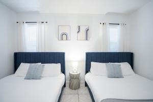 Katil atau katil-katil dalam bilik di Modern 3-Bedroom in the Heart of Wynwood Art District