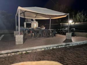 Kép Case vacanza e camere in Villa Isabella con parcheggio custodito e wifi szállásáról Gioia del Colléban a galériában
