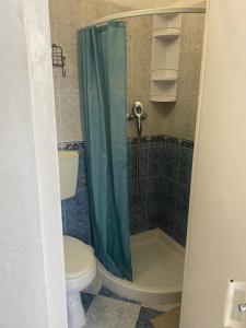 Ванна кімната в Beato Typical House